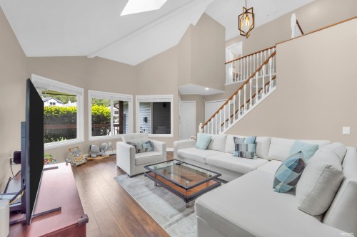 1318 Mclellan Drive, Coquitlam, BC 