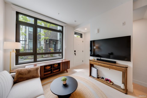 6292 Oak Street, Vancouver, BC 