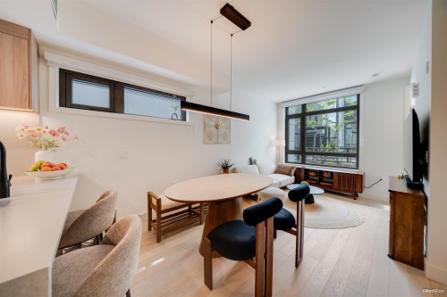 6292 Oak Street, Vancouver, BC 