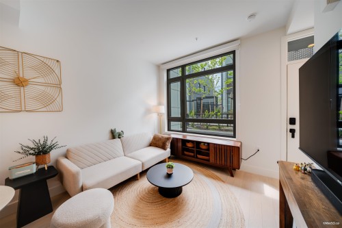 6292 Oak Street, Vancouver, BC 