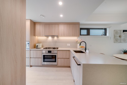 6292 Oak Street, Vancouver, BC 