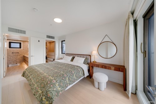 6292 Oak Street, Vancouver, BC 
