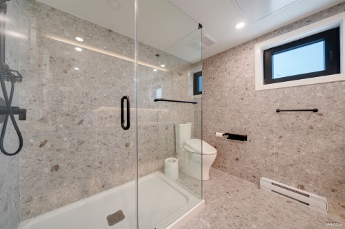 6292 Oak Street, Vancouver, BC 