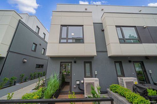 6292 Oak Street, Vancouver, BC 