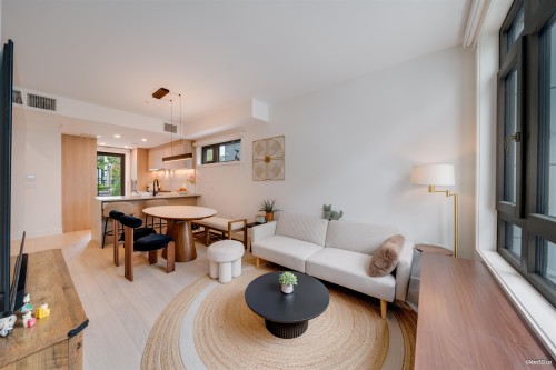 6292 Oak Street, Vancouver, BC 