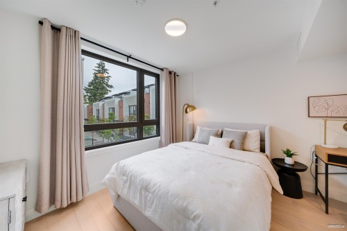 6292 Oak Street, Vancouver, BC 