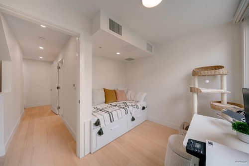 6292 Oak Street, Vancouver, BC 