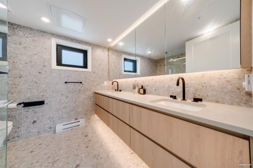 6292 Oak Street, Vancouver, BC 