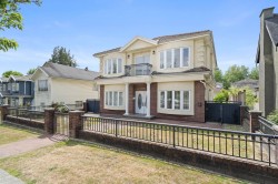 2772 Triumph Street  Vancouver, BC V5K 1T2