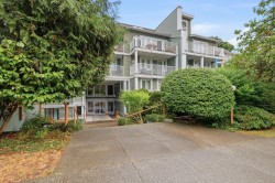 12-1949 8th Avenue W Vancouver, BC V6J 1W2