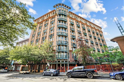 302-22 Cordova Street E Vancouver, BC V6A 4G8
