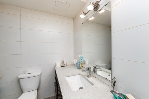 7920 Frobisher Drive, Richmond, BC - Indoor Photo Showing Bathroom