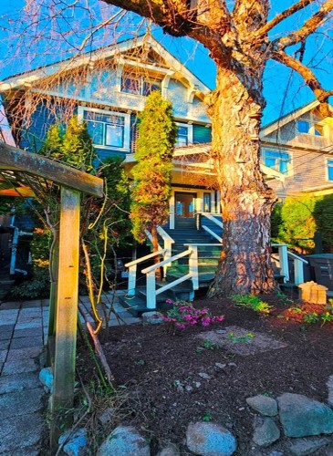 2635 7Th Avenue W, Vancouver, BC 