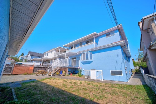 7275 Victoria Drive, Vancouver, BC 