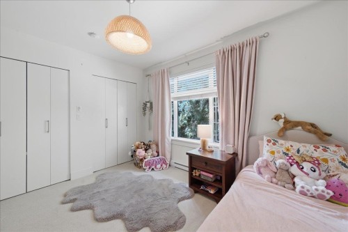 5743 St George Street, Vancouver, BC 