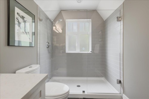 5743 St George Street, Vancouver, BC 