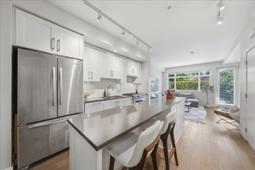5743 St George Street, Vancouver, BC 