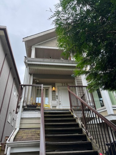 220 15Th Avenue E, Vancouver, BC 