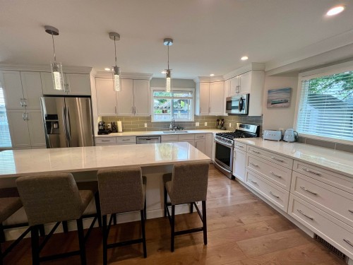 1253 Bluff Drive, Coquitlam, BC 