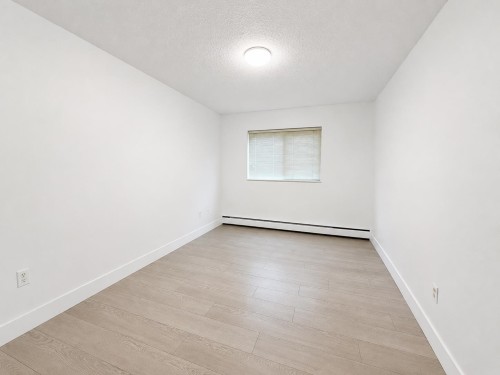 123-8051 Ryan Road, Richmond, BC - Indoor Photo Showing Other Room