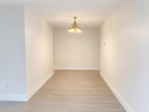 123-8051 Ryan Road, Richmond, BC - Indoor Photo Showing Other Room