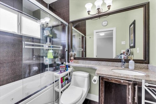 546 44Th Street E, Vancouver, BC 