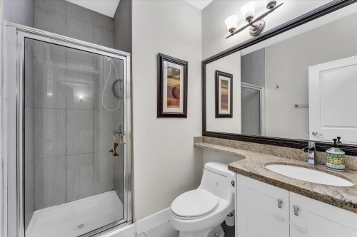 546 44Th Street E, Vancouver, BC 