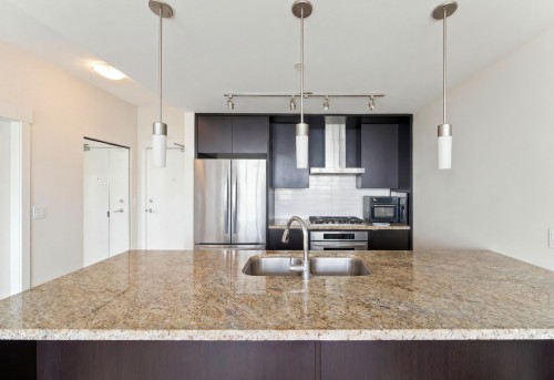 1707-7088 18Th Avenue, Burnaby, BC 