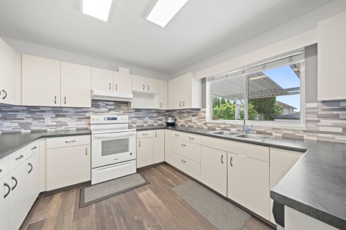 6800 Grant Place, Burnaby, BC 