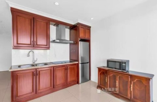 1327 Chartwell Dr, Vancouver, BC 