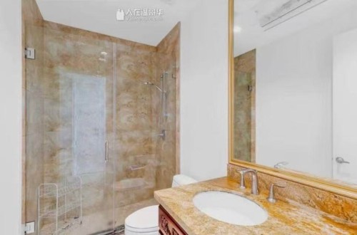 1327 Chartwell Dr, Vancouver, BC 