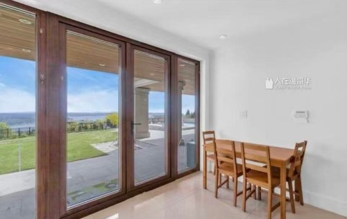 1327 Chartwell Dr, Vancouver, BC 