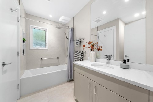 1776 Medwin Place, North Vancouver, BC 