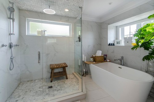 1674 Evelyn Street, North Vancouver, BC 