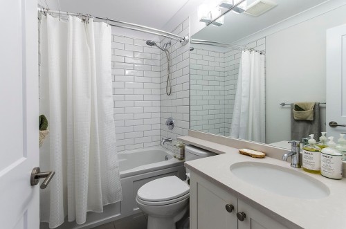 1674 Evelyn Street, North Vancouver, BC 