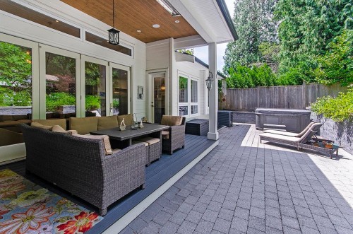 1674 Evelyn Street, North Vancouver, BC 