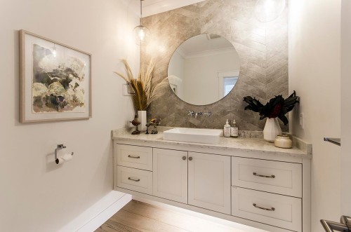 1674 Evelyn Street, North Vancouver, BC 