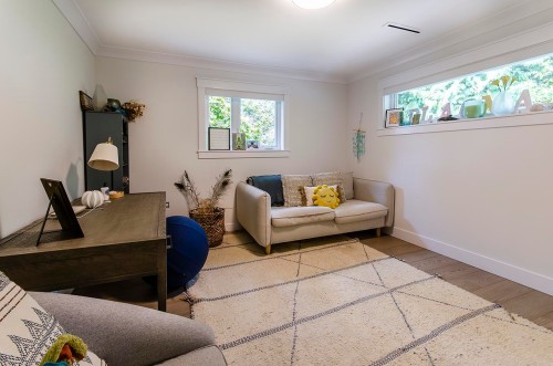 1674 Evelyn Street, North Vancouver, BC 
