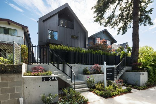 1-258 19 Avenue E, Vancouver, BC 