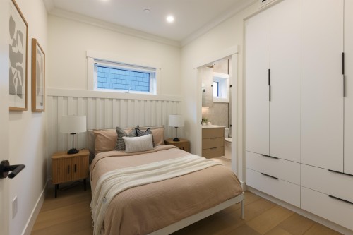 1-258 19 Avenue E, Vancouver, BC 