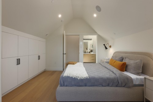 1-258 19 Avenue E, Vancouver, BC 