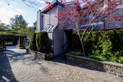 3132 Lonsdale Avenue, North Vancouver, BC 