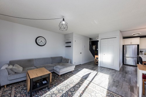 3132 Lonsdale Avenue, North Vancouver, BC 