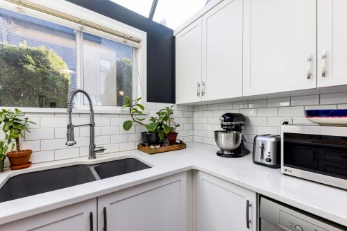 3132 Lonsdale Avenue, North Vancouver, BC 