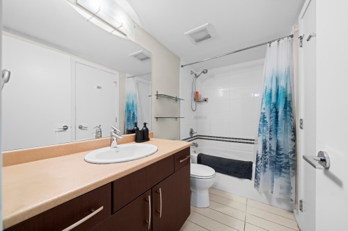 209-7337 Macpherson Avenue, Burnaby, BC 