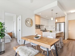 307-2188 Madison Avenue Burnaby, BC V5C 0J8