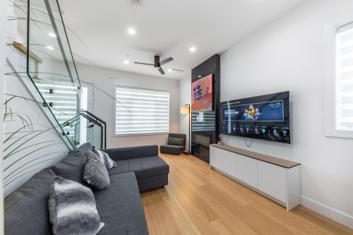 2975 42Nd Avenue E, Vancouver, BC 