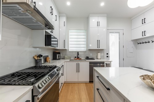 2975 42Nd Avenue E, Vancouver, BC 