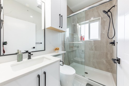 2975 42Nd Avenue E, Vancouver, BC 