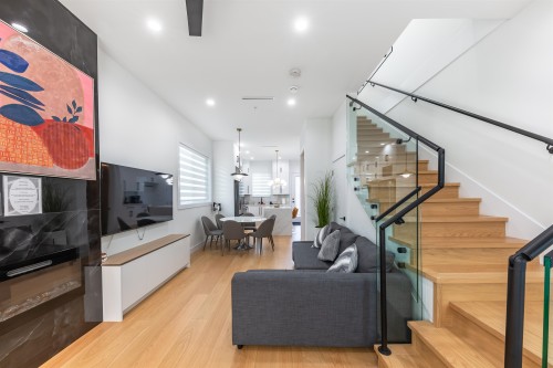 2975 42Nd Avenue E, Vancouver, BC 